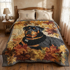 Gewatteerde bedsprei Herfstige Rottweiler op een bed in een gezellige slaapkamer