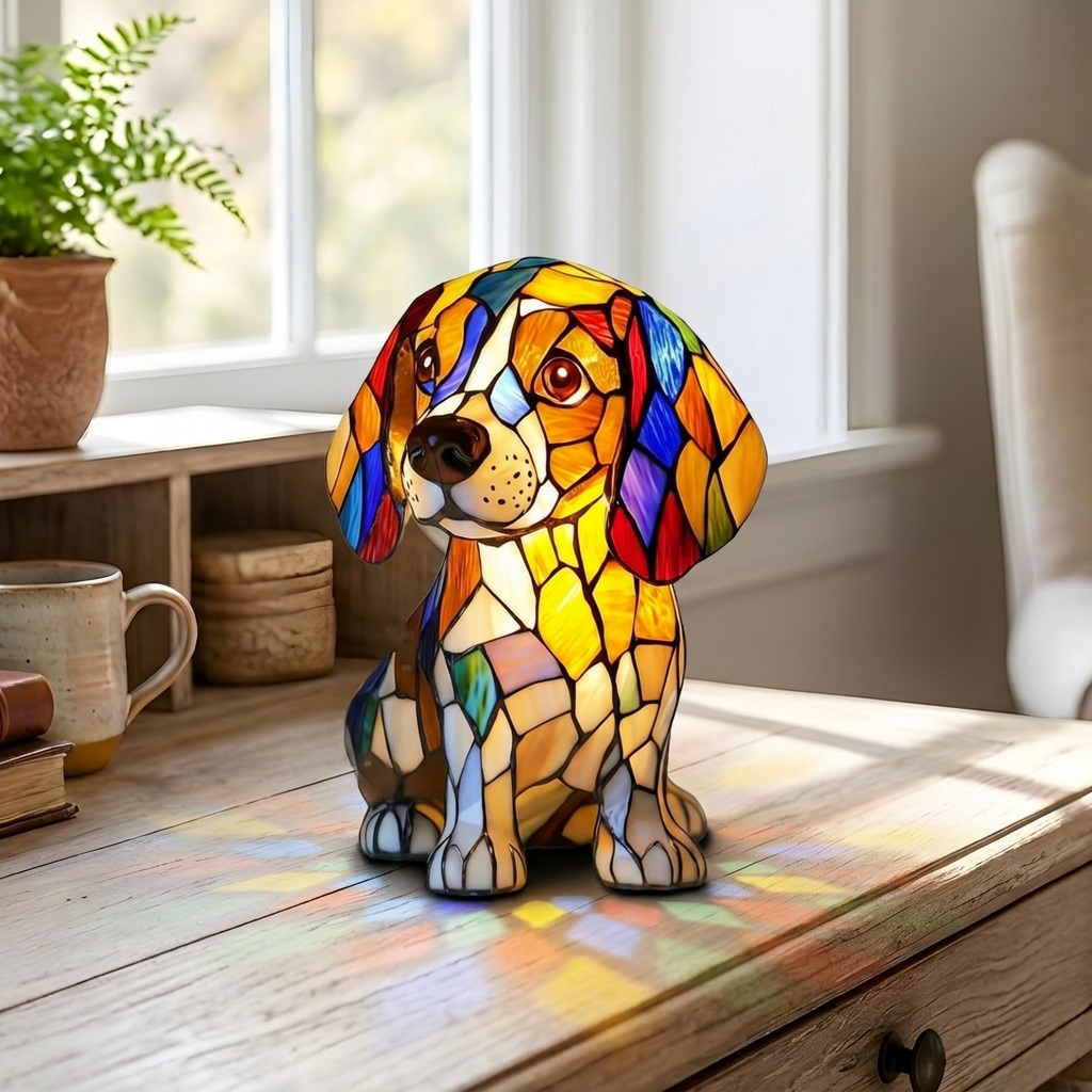 Edele Beagle dierenlamp op een houten tafel in een lichte kamer