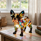 Boston Terriër dierenlamp op een houten tafel in een lichte kamer