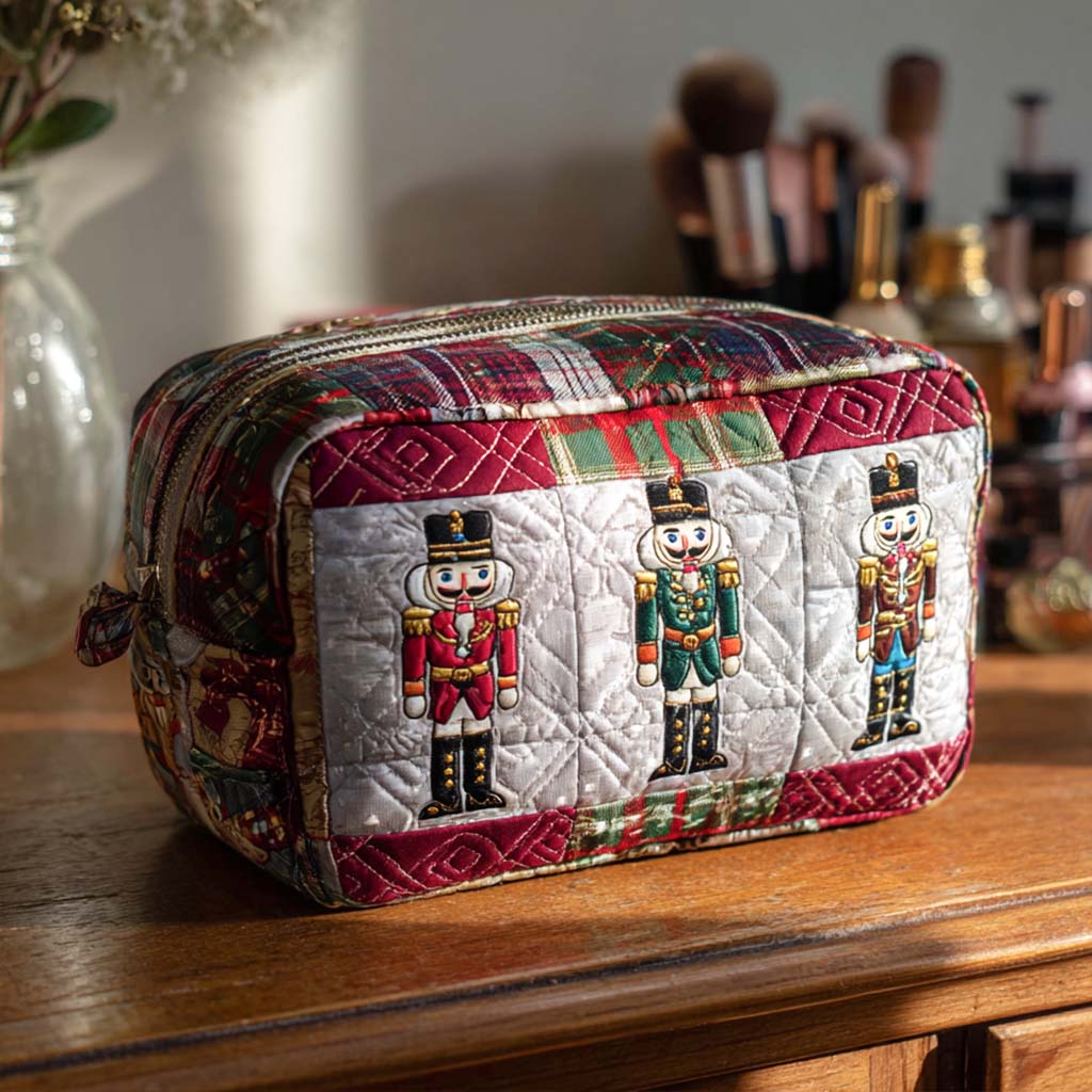 Trousse de maquillage matelassée Joyeux Casse-Noisette