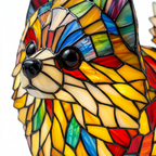 Gros plan de la lampe animale Pomme d'Or Spitz nain, détail de la mosaïque colorée