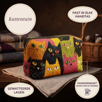 Trousse de maquillage matelassée Jardin des Chats en détail : tient dans tous les sacs, matelassée