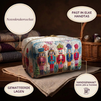 Trousse de maquillage matelassée Trésor du Casse-Noisette en détail : tient dans tous les sacs, matelassée