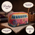 Trousse de maquillage matelassée Escapade Sereine en détail : tient dans tous les sacs, matelassée