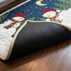 Lot de tapis de cuisine – gros plan sur le dessus matelassé et le dos antidérapant en caoutchouc