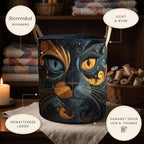Panier à linge matelassé Chat galactique sur une étagère, avec ses points forts