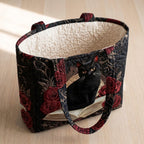 Chat de Minuit Sac Artisanal Matelassé – sac ouvert avec doublure matelassée