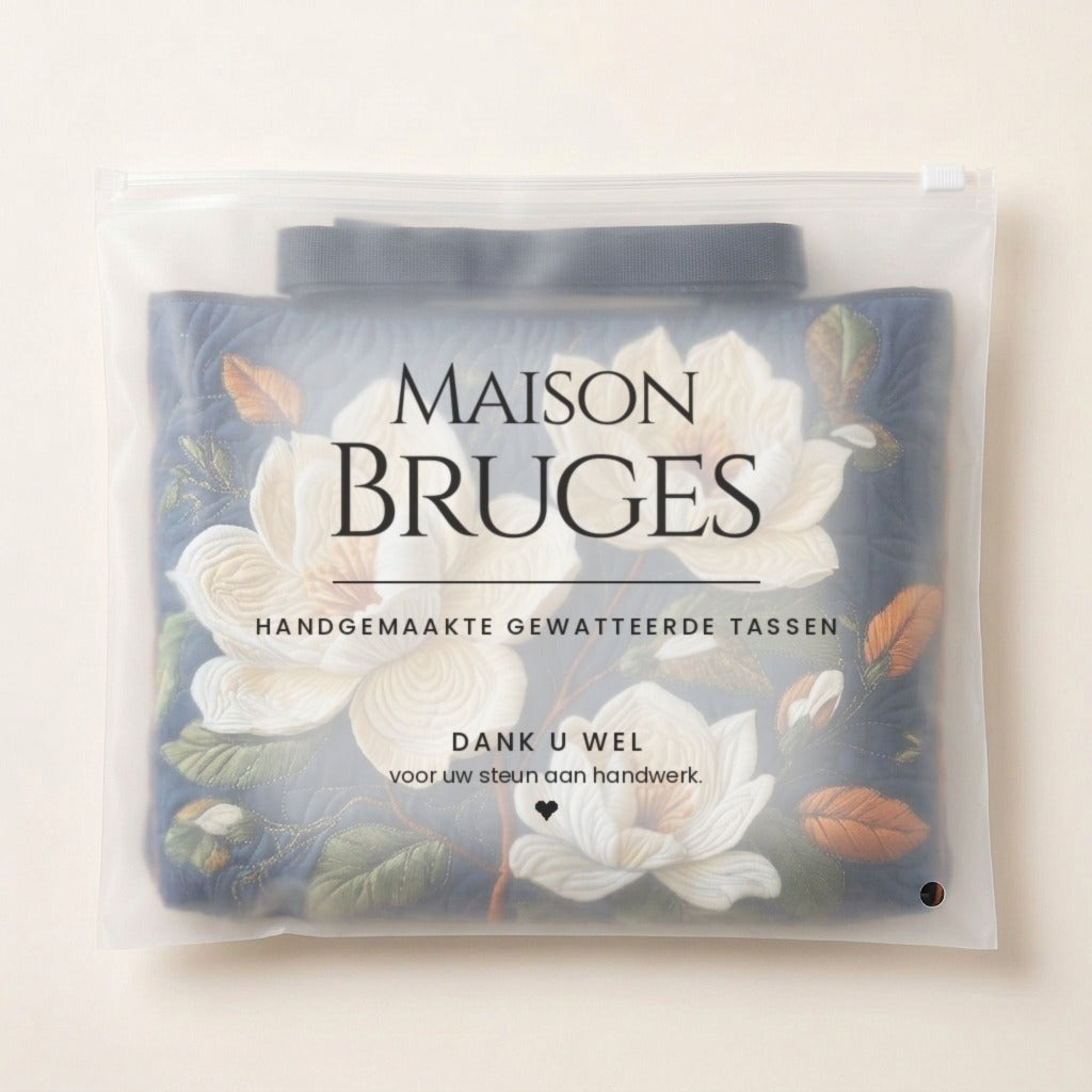 Delicate Magnolia quilted tote bag in its Maison Bruges pouch
