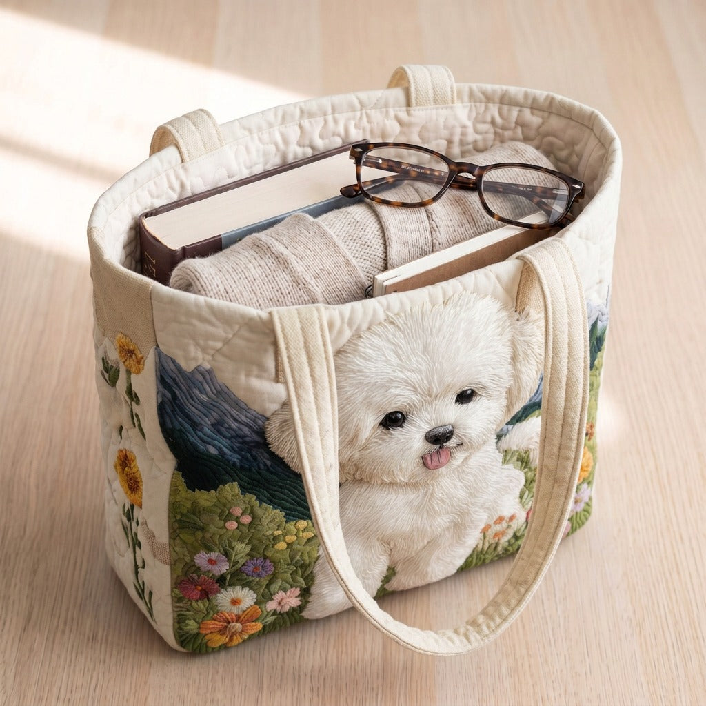 Chien Enchanté Sac Artisanal Matelassé – sac rempli d’un livre, d’un gilet et de lunettes