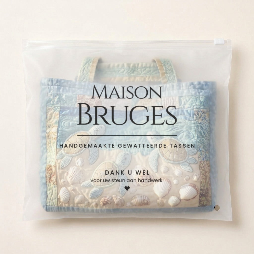 Sea Turtles quilted tote bag in its Maison Bruges pouch